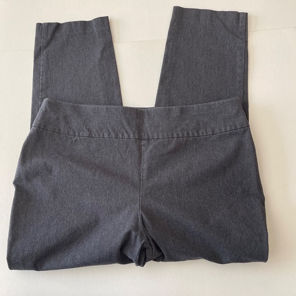 Chico's Fabulously Slimming Pull-On Pants size 1.5 short (10 short) - Picture 8 of 10